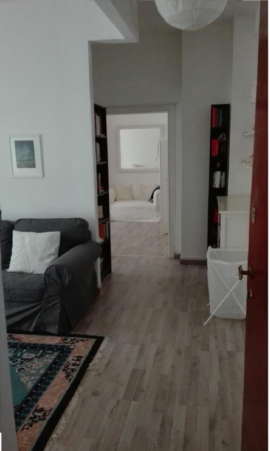 In Milano, Close To Undergrond M3 Appartement